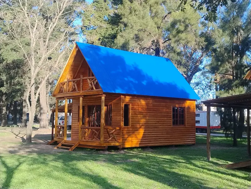 Cabaña de dos plantas 60 m² — vista exterior